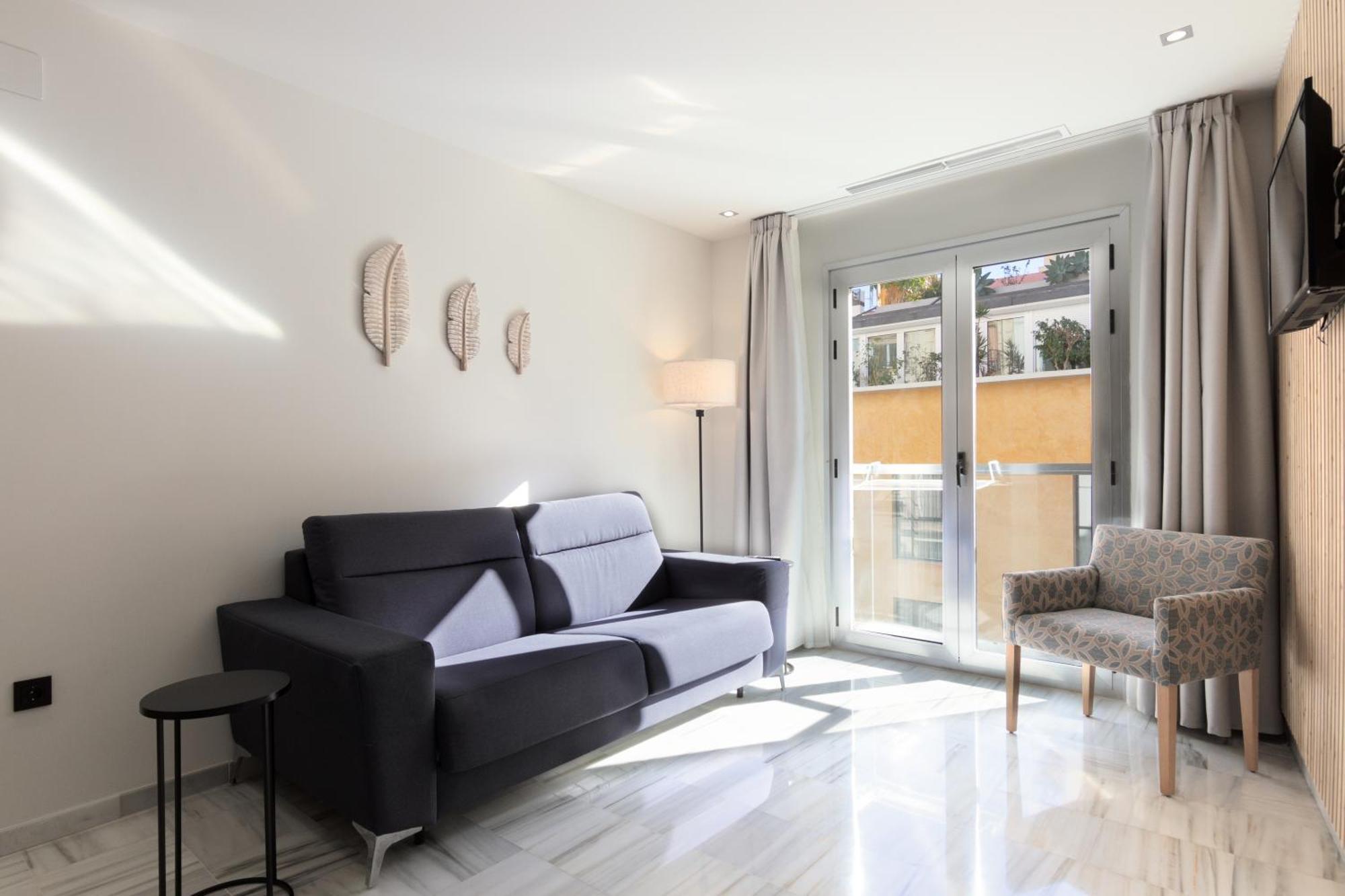 Hotel La Milagrosa Аликанте Екстериор снимка