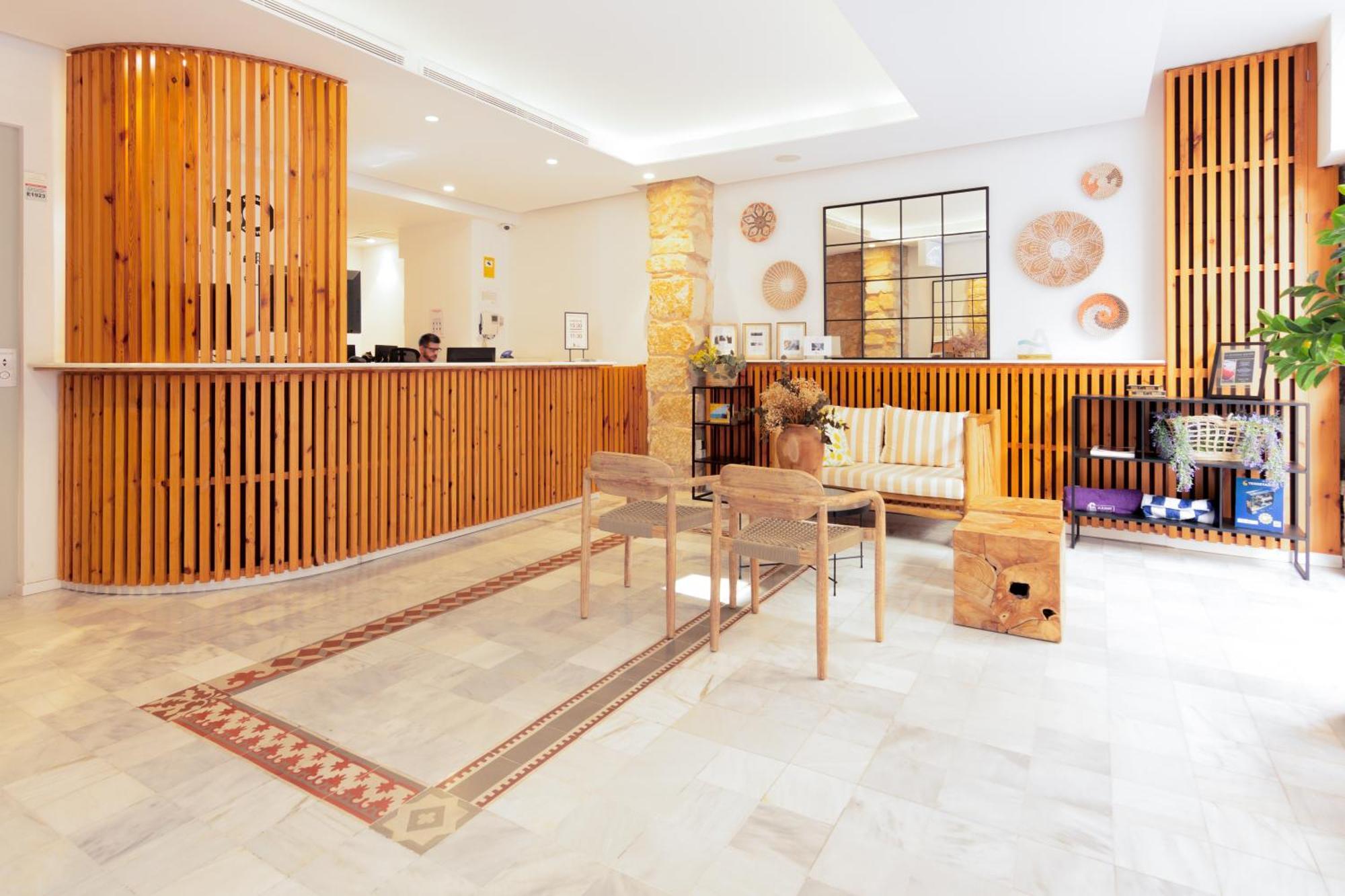 Hotel La Milagrosa Аликанте Екстериор снимка